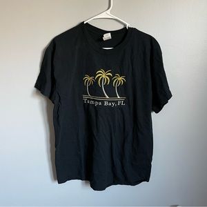 GUC Womens size L T shirt